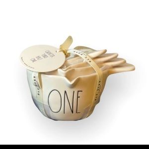 Rae Dunn Measuring cups